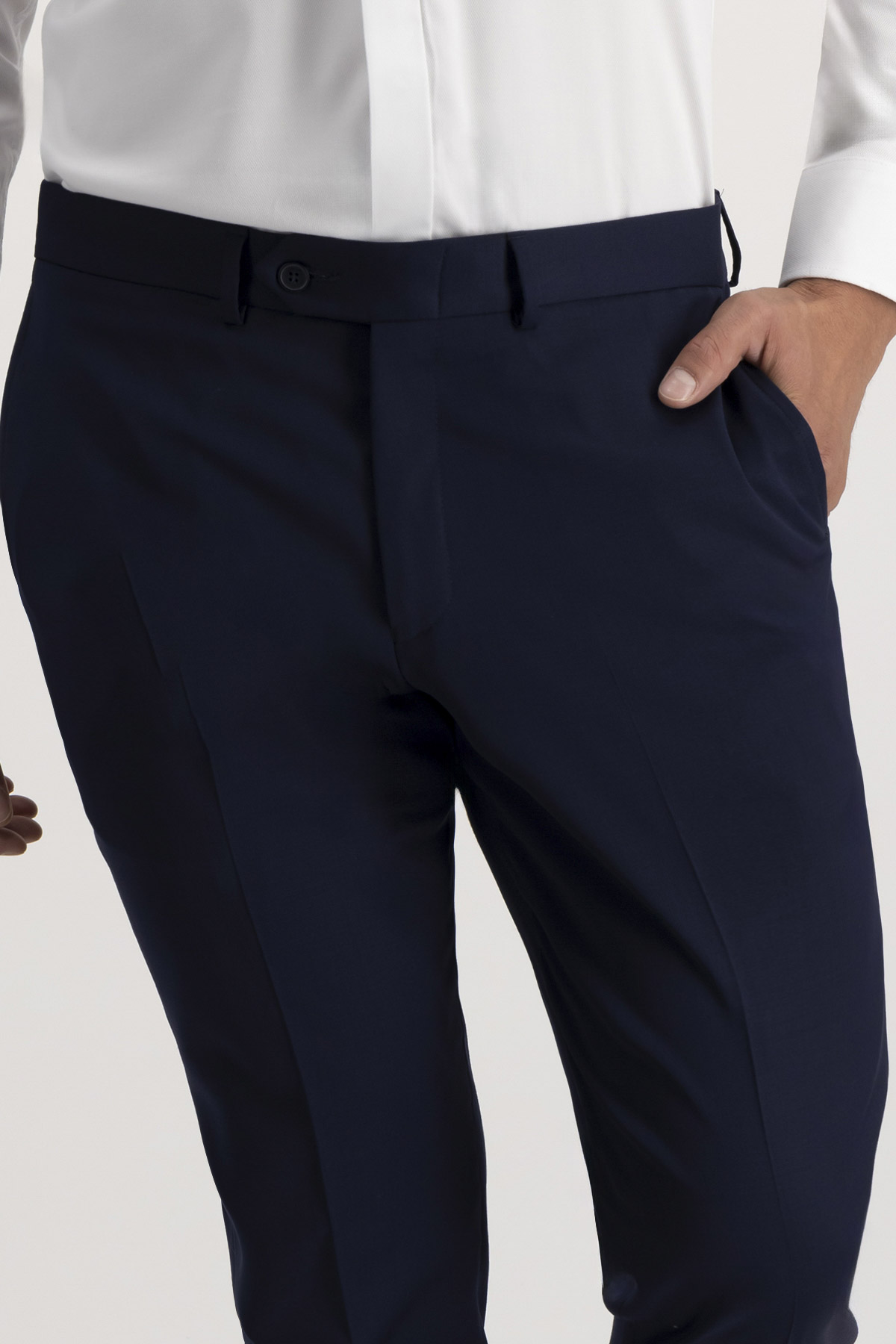 Pantalón Roberts Color azul marino Slim fit