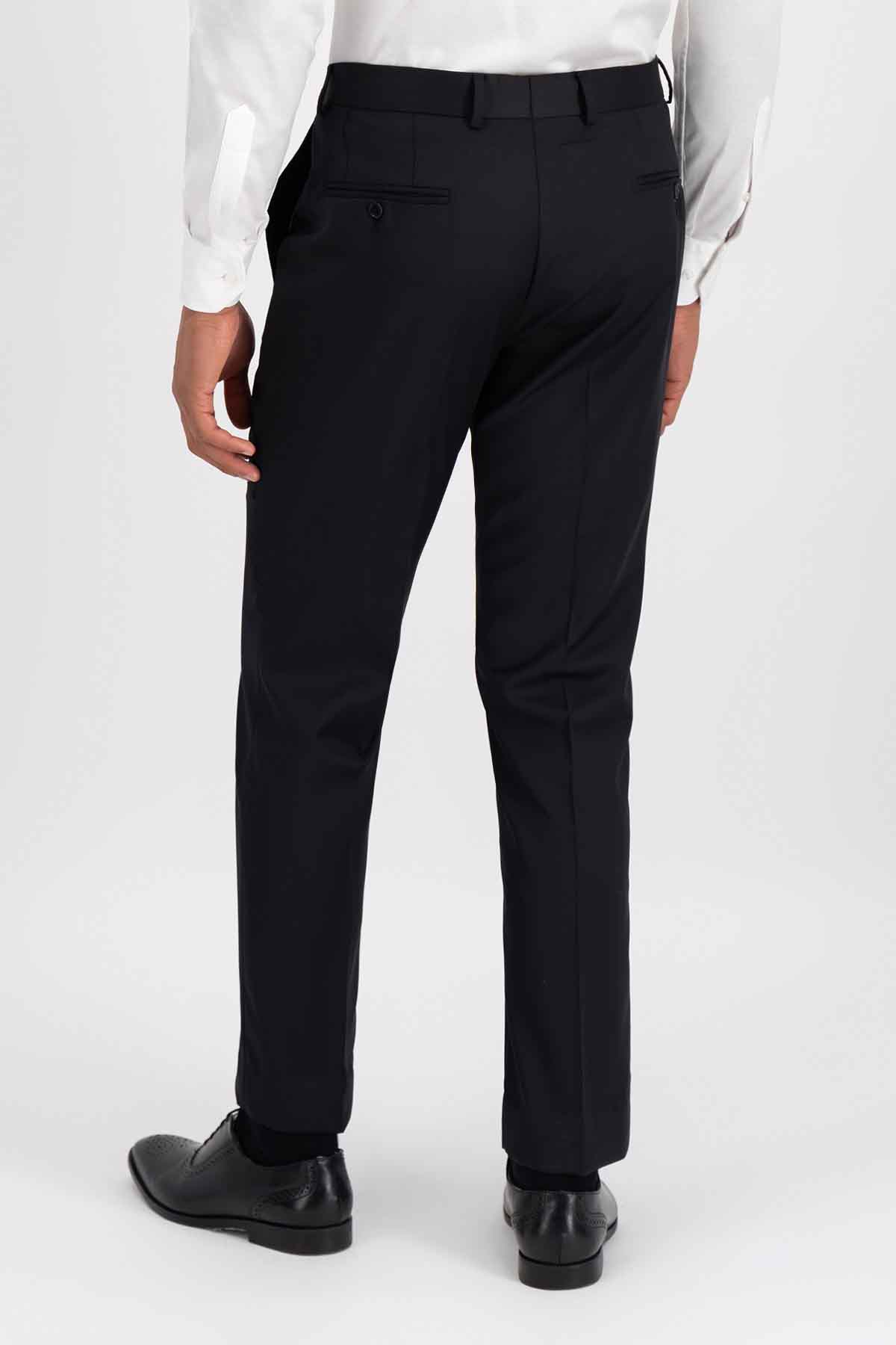 Pantalón Formal Calderoni Color negro Contemporary fit