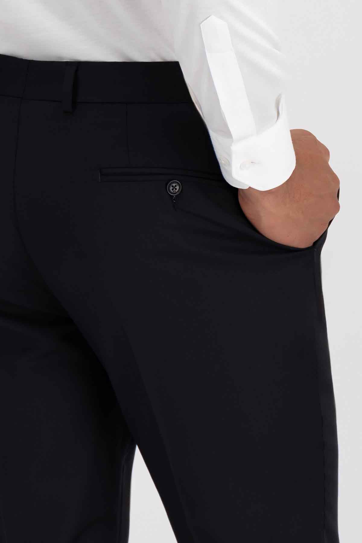 Pantalón Formal Calderoni Color negro Contemporary fit