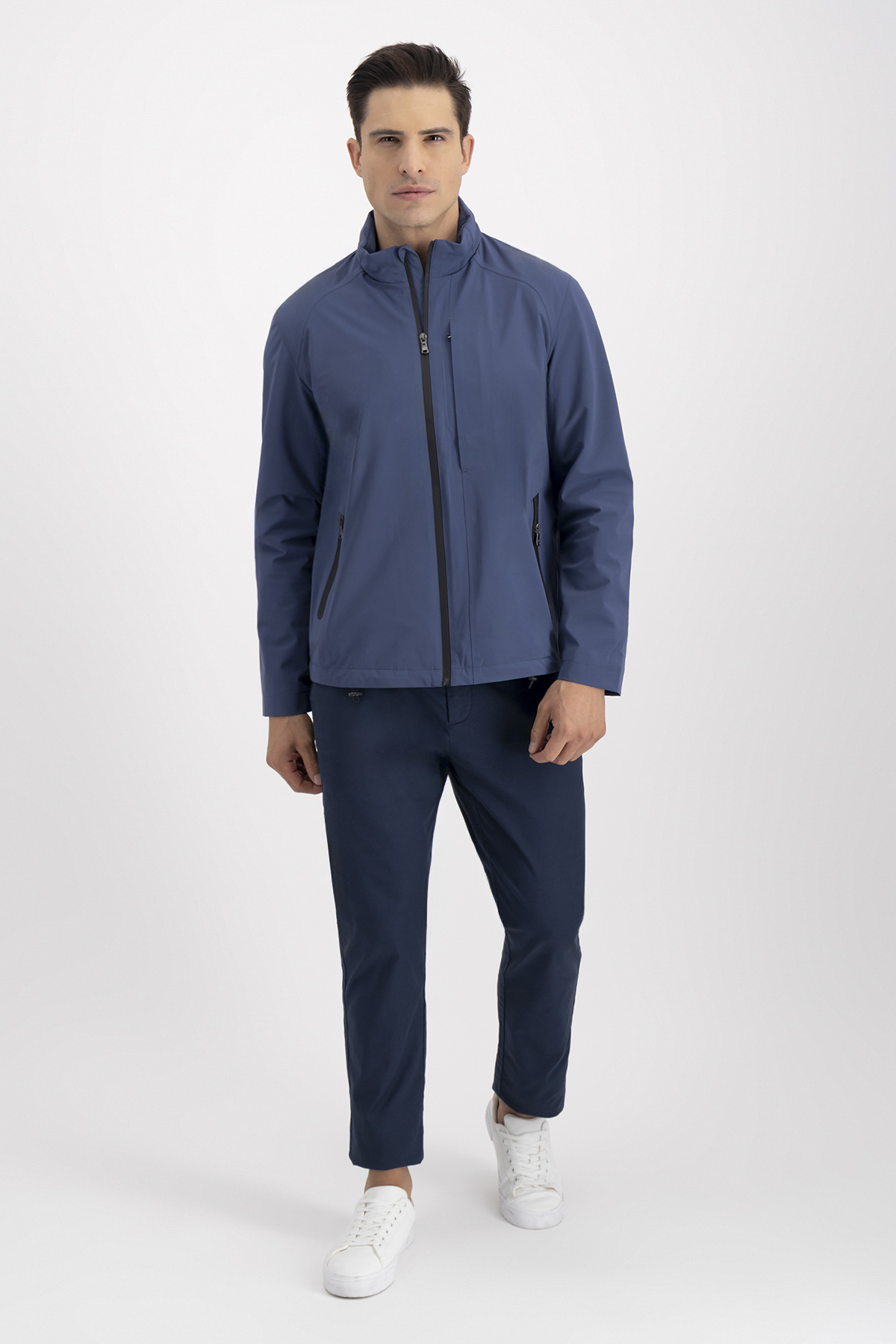 Chamarra LIGHT JACKET Azul Marino Roberts Contemporary Fit