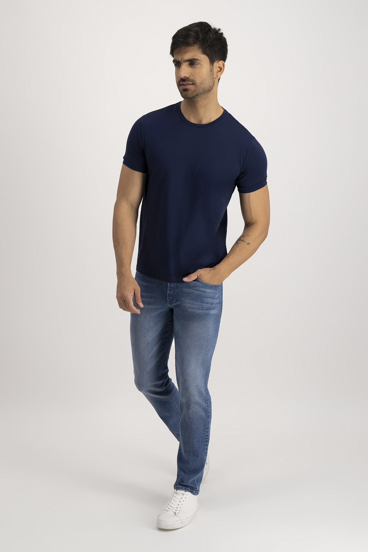 Playera ANATOMIC TECHNOLOGY Roberts Red Azul Marino Slim Fit