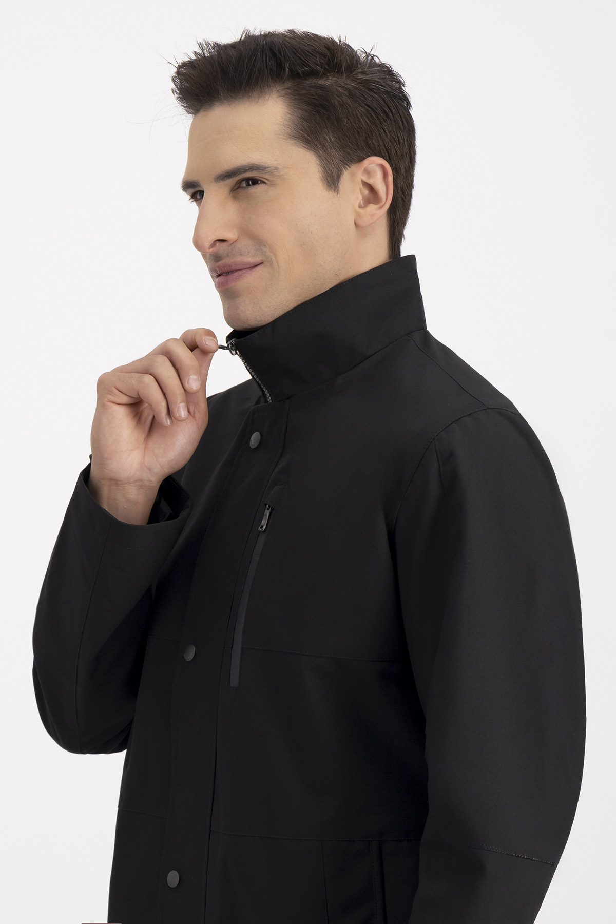 Chamarra LIGHT JACKET Negro Roberts Contemporary Fit