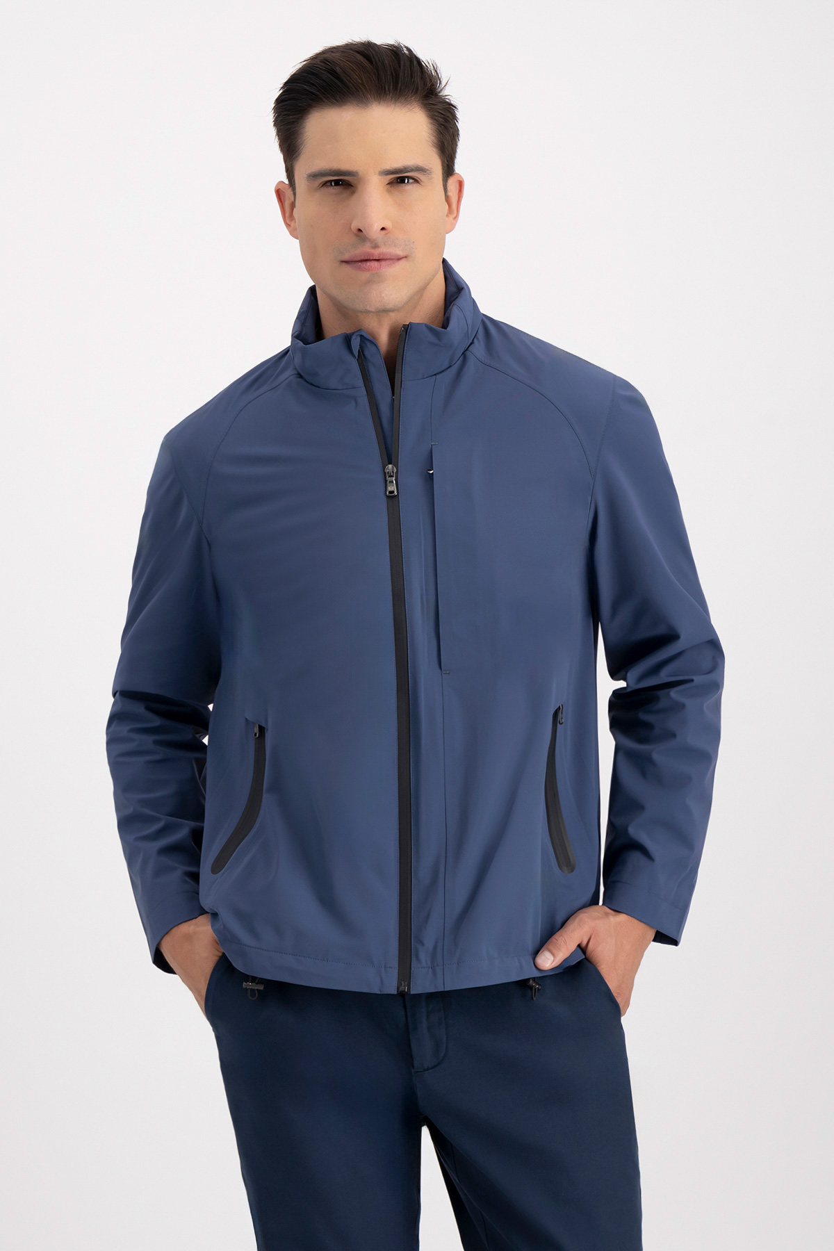 Chamarra LIGHT JACKET Azul Marino Roberts Contemporary Fit