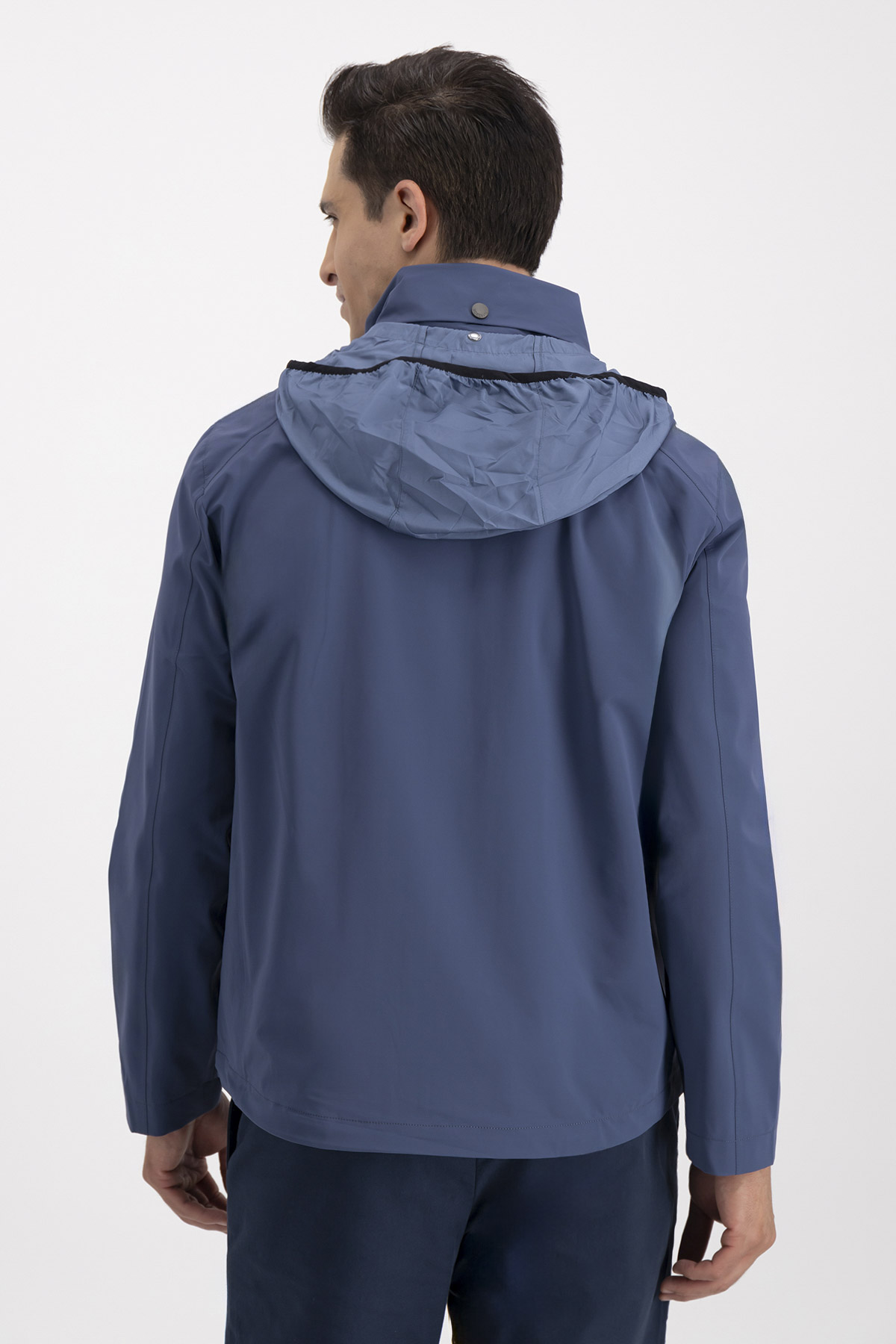 Chamarra LIGHT JACKET Azul Marino Roberts Contemporary Fit