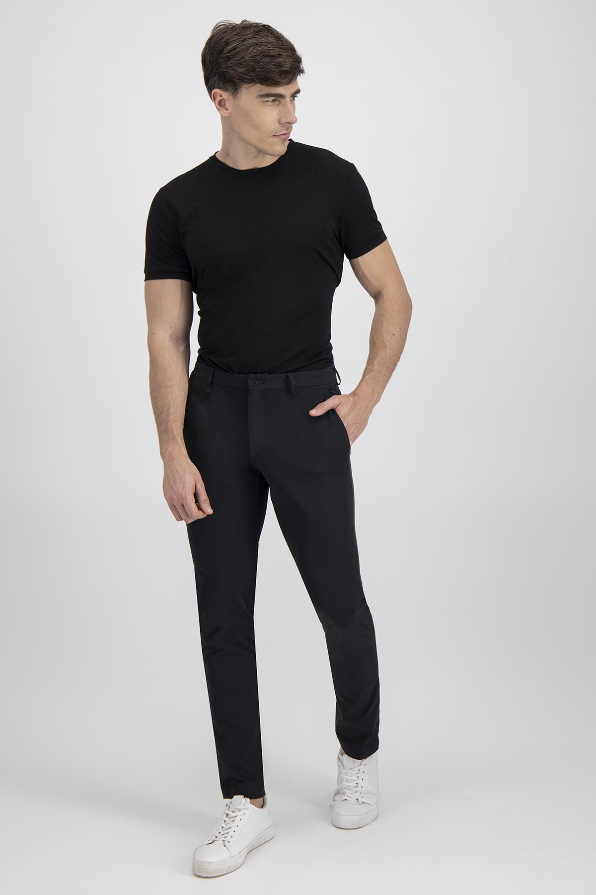 Pantalón Casual Roberts Red Color Negro Slim Fit