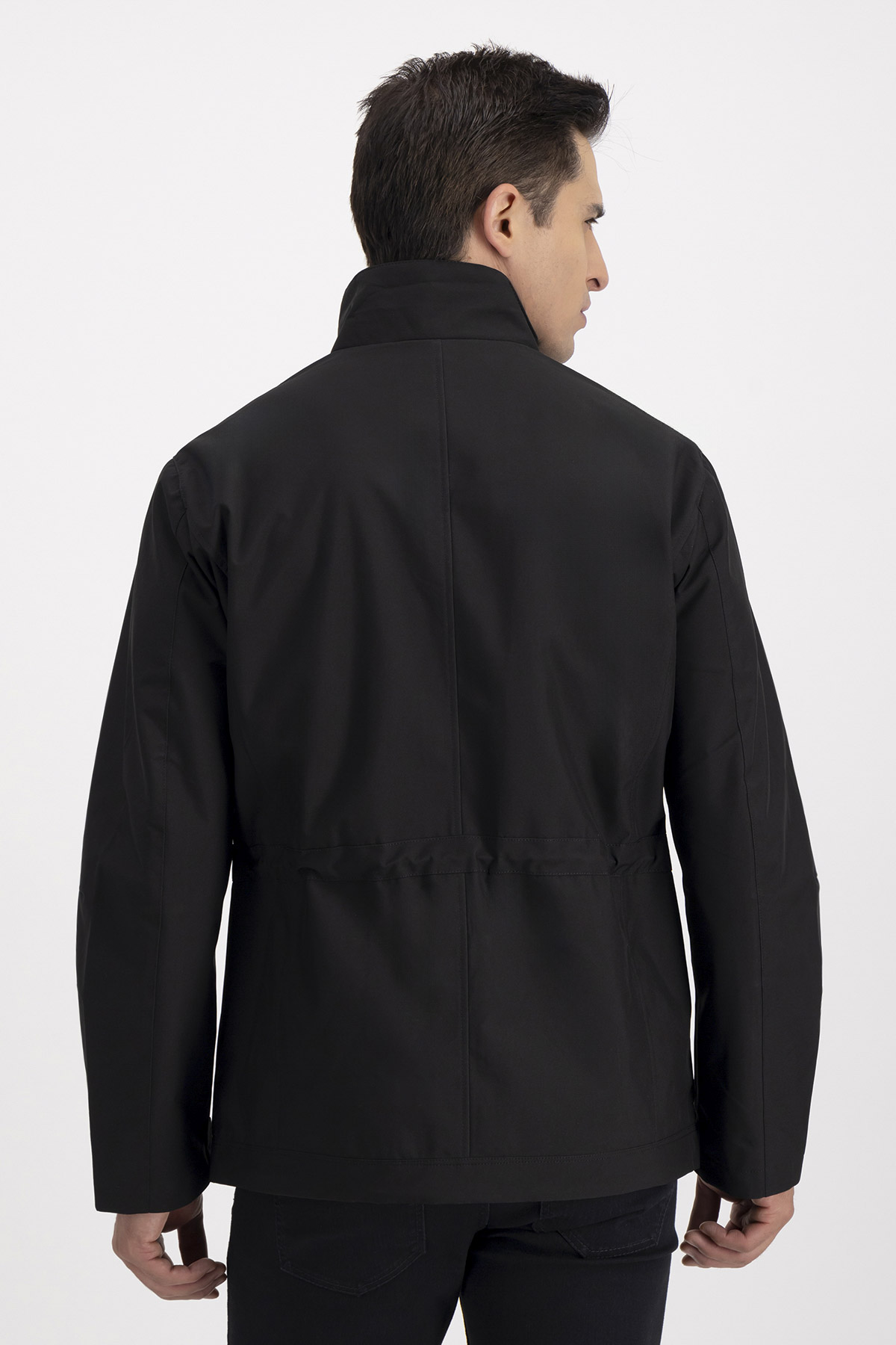 Chamarra LIGHT JACKET Negro Roberts Contemporary Fit