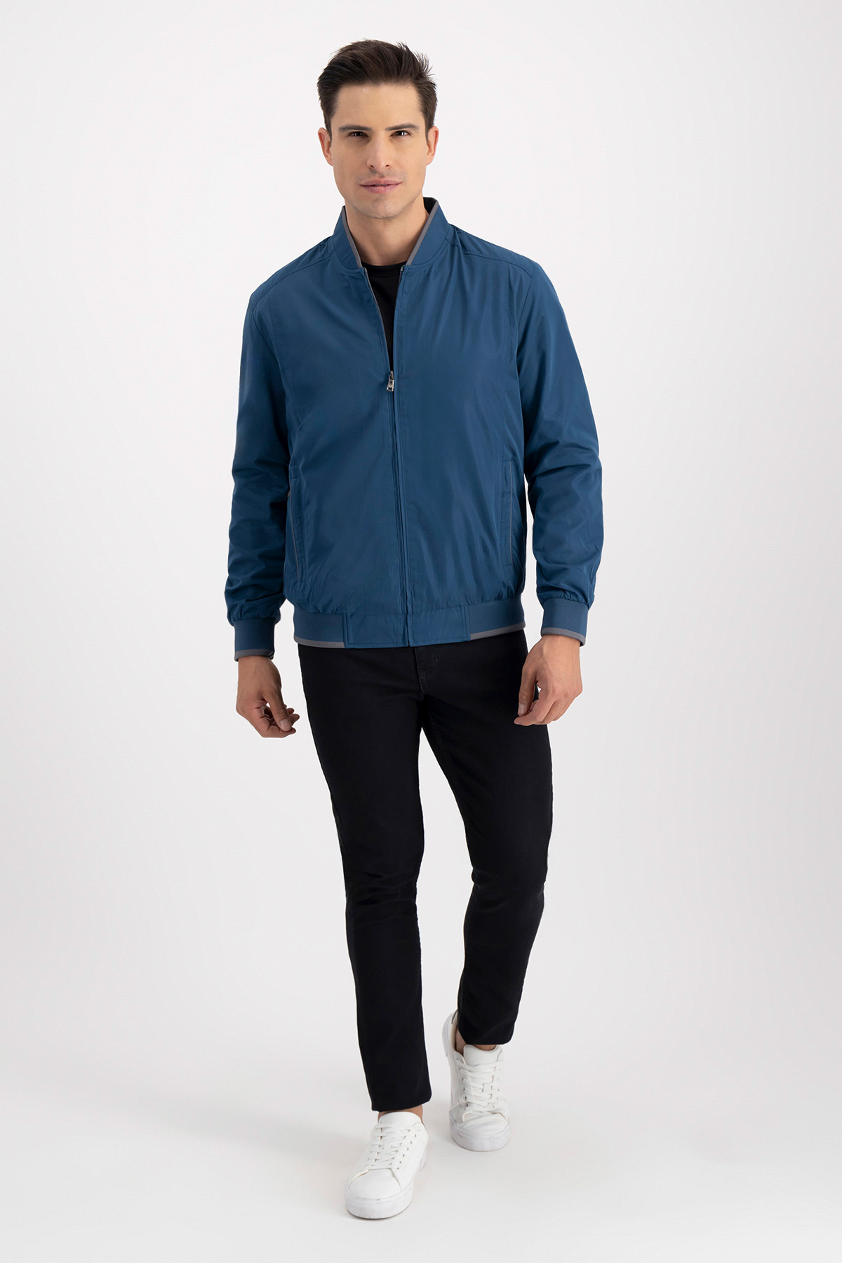 Chamarra LIGHT JACKET Azul Marino Roberts Contemporary Fit