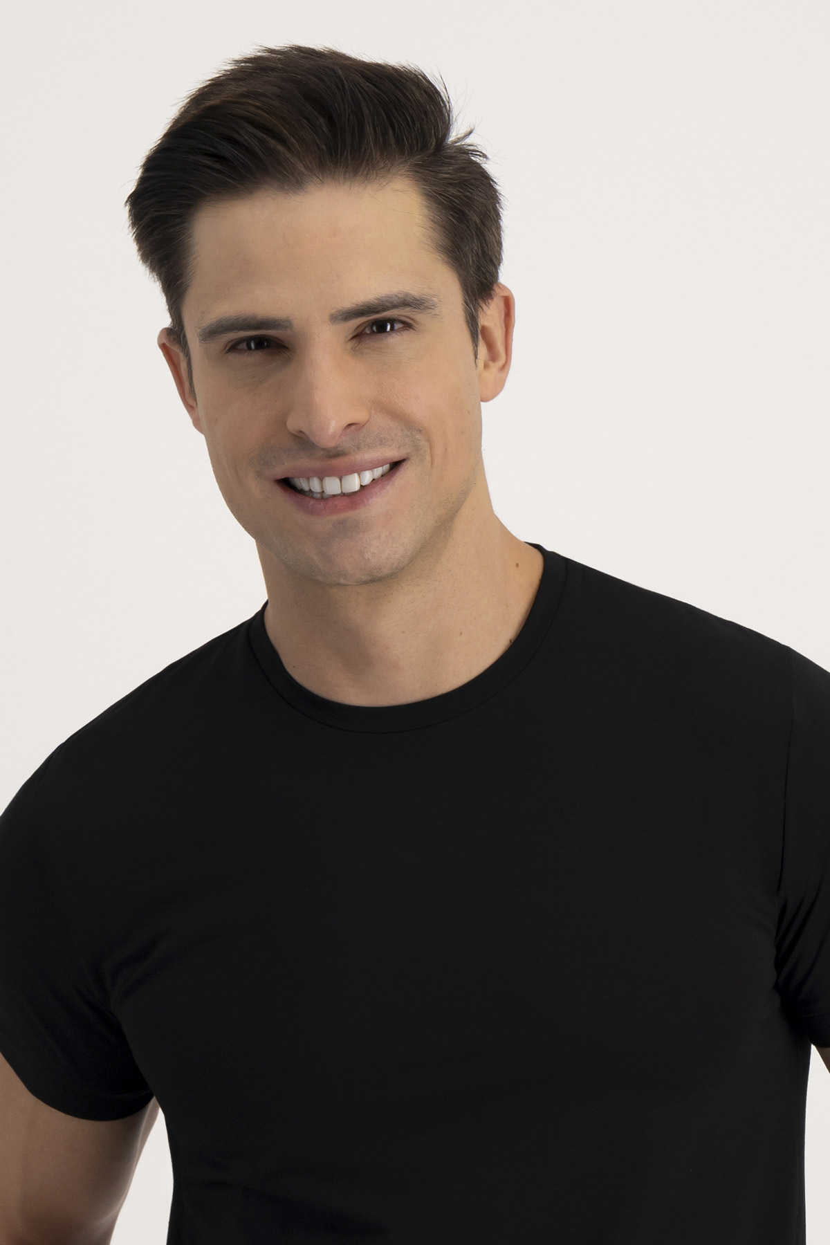 Playera ANATOMIC TECHNOLOGY Roberts Red Negro Slim Fit