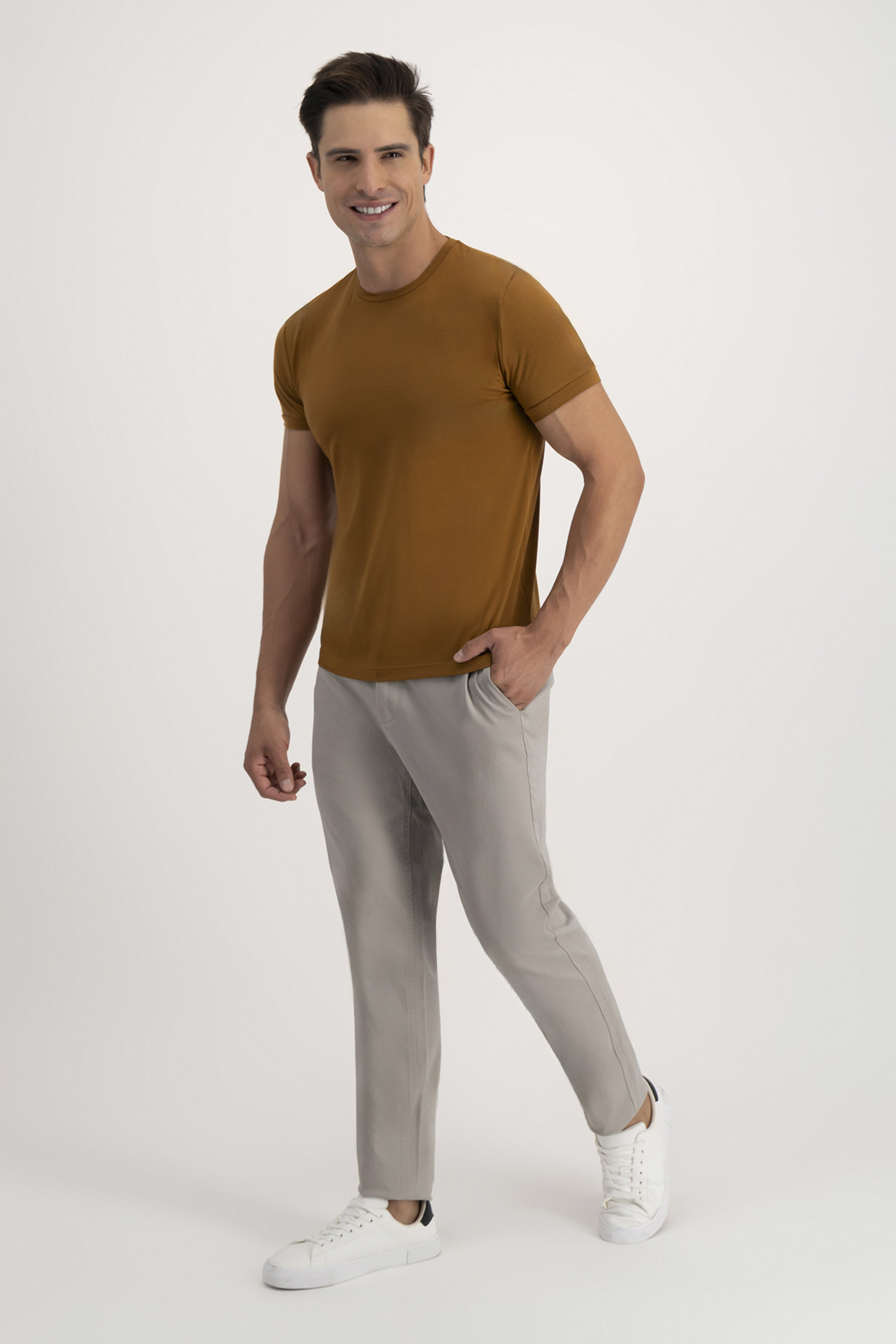 Playera ANATOMIC TECHNOLOGY Roberts Red Café Slim Fit